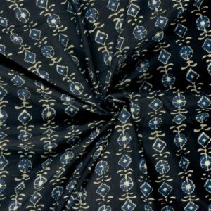 Let voile m/batikprint Marine